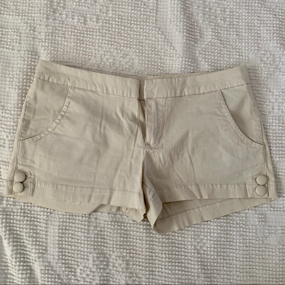 NWOT Roxy Khaki Shorts. Juniors size 3